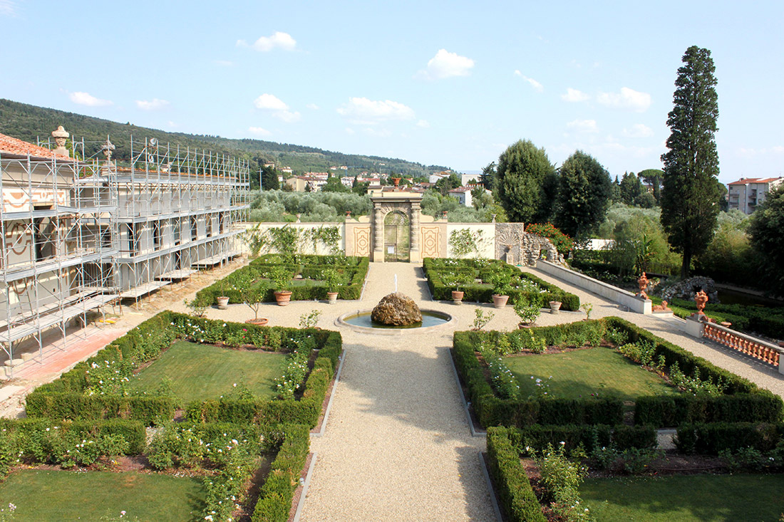Florence, Reclamation of Italian-style villa garden in Tuscany