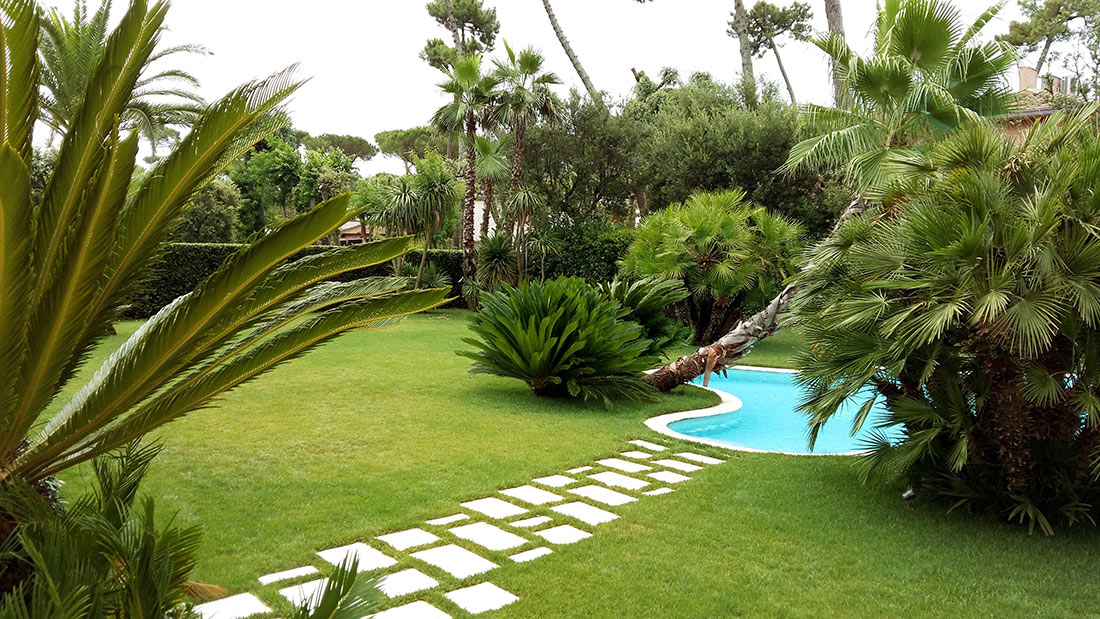 Private seaside garden design in Tuscany