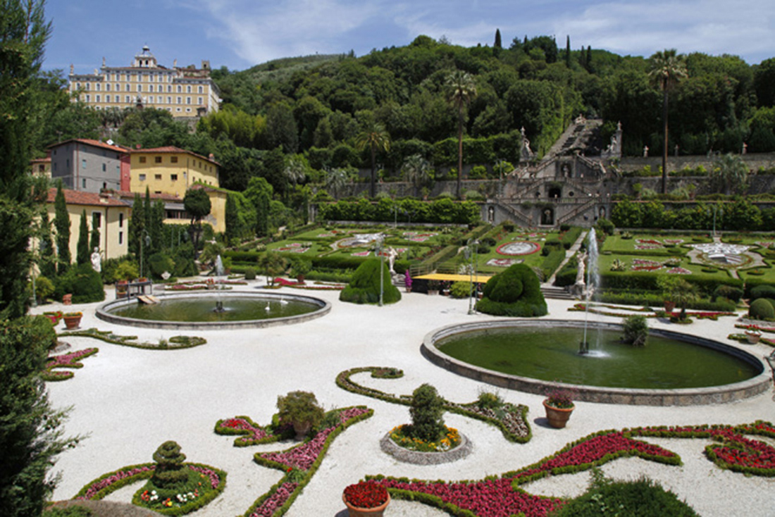 Scenic design for villa garden in Tuscany