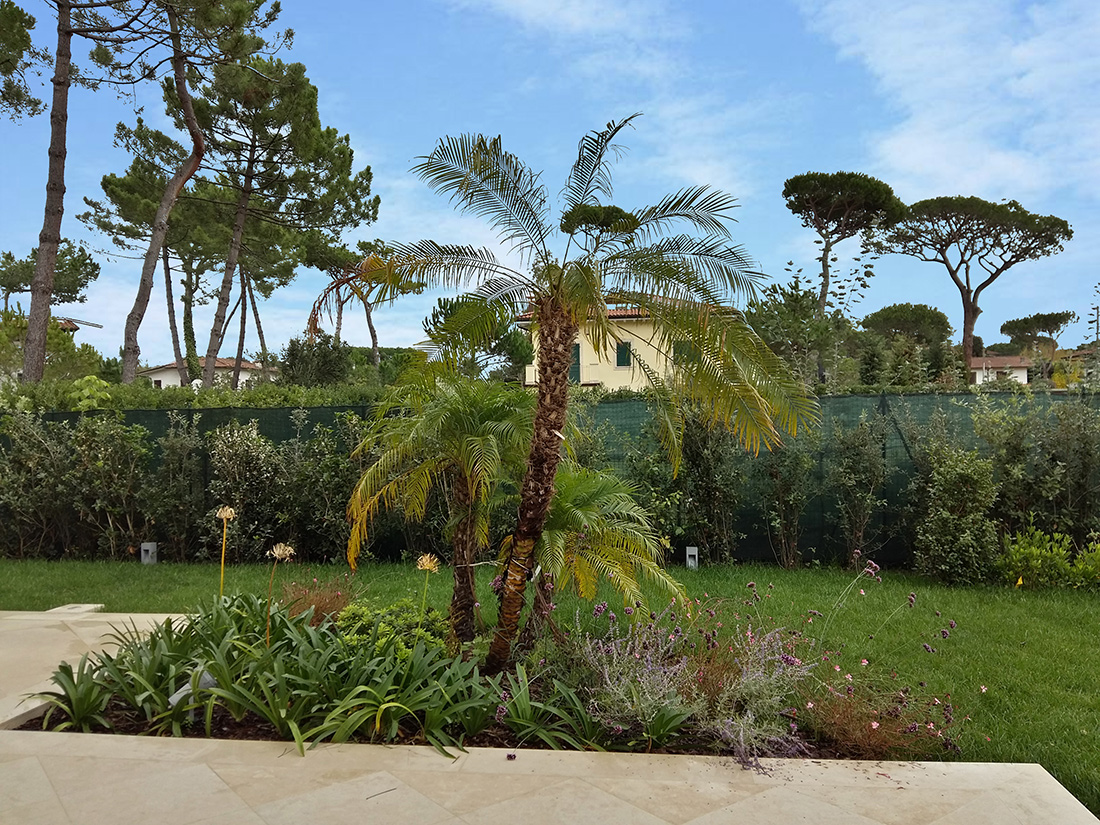 progettazione giardino privato al mare in Toscana